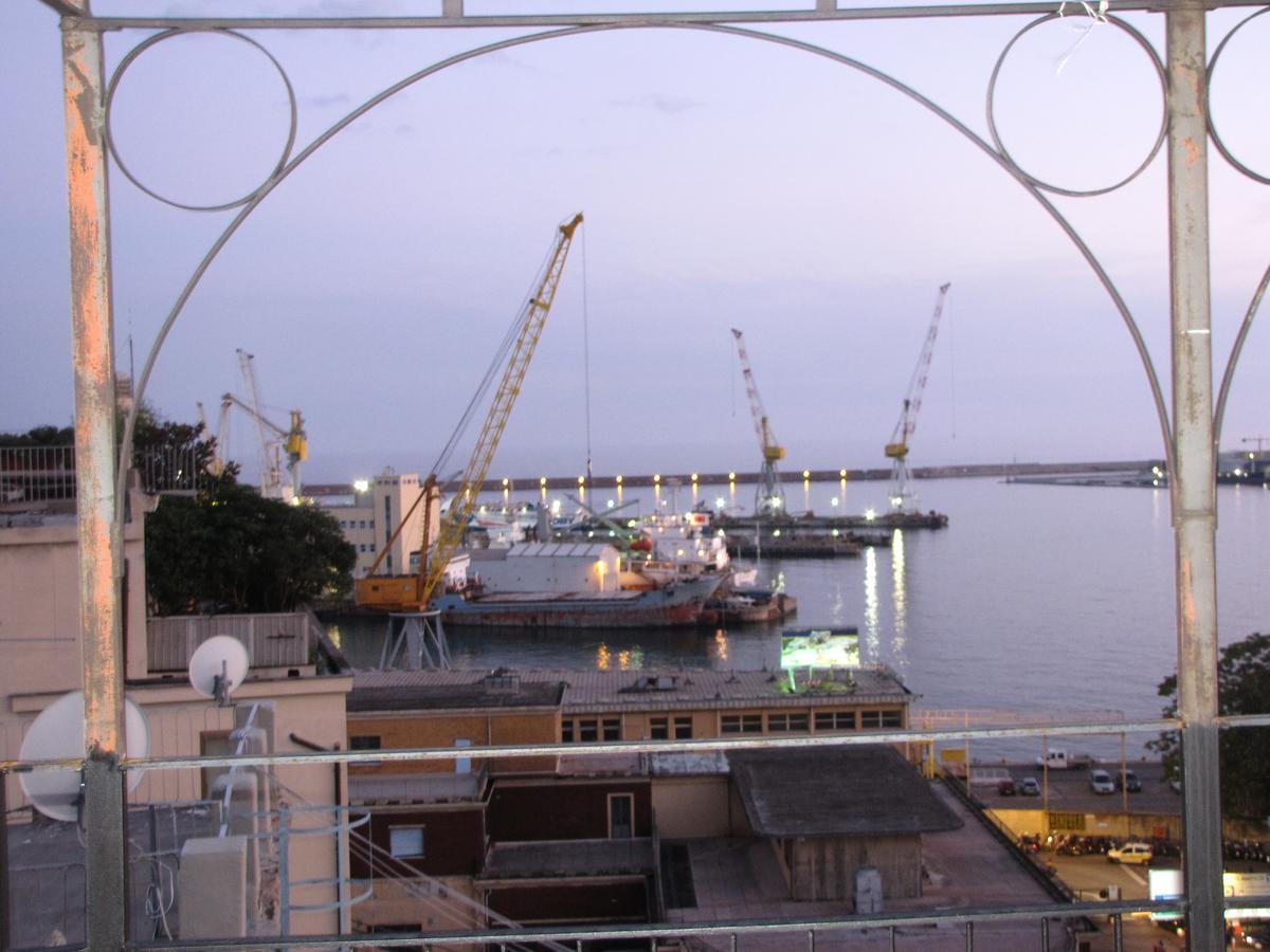 Aquarium Rooms Genoa Bagian luar foto